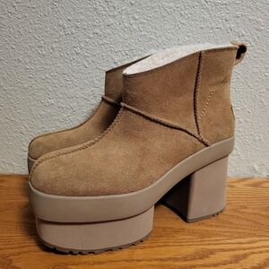 UGG Tan Mini New Heights Platform Boots Size 10